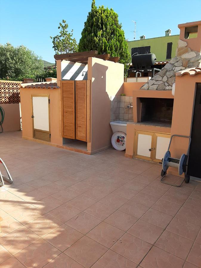 Sun Sea And Relax Villetta A Due Passi Dal Mare Solanas  Exterior photo